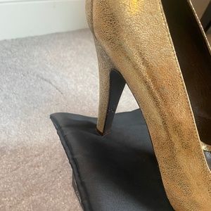 Classic FENDI Pumps